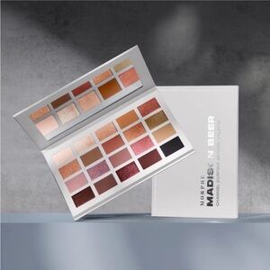 MADISON BEER X MORPHE - CHANNEL SURFING ARTISTRY PALETTE